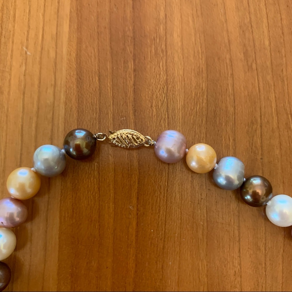 Genuine Pearl Necklace - Picture 4 of 6